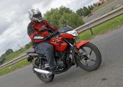 Bajaj Rouser 135LS diseño