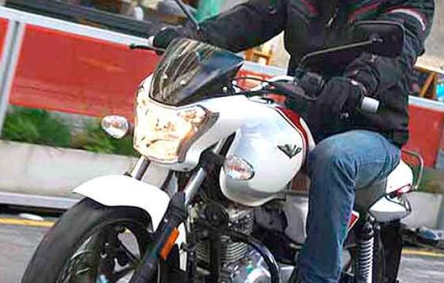 cropped-Bajaj-V15-frente-1.jpg
