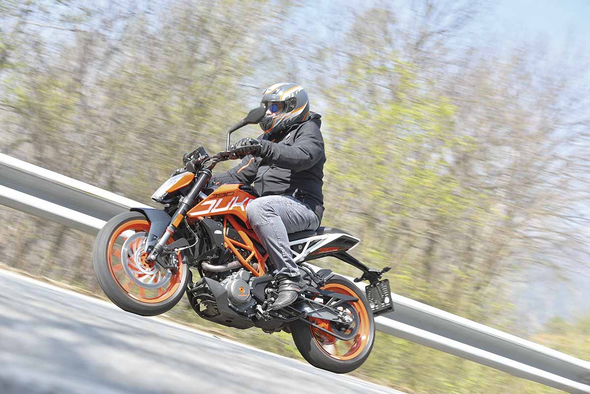 KTM 390 Duke 14