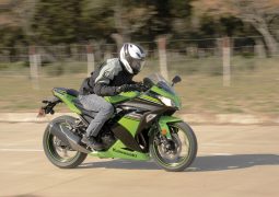 Kawasaki ninja 300 15