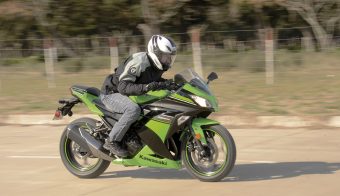 Kawasaki ninja 300 15