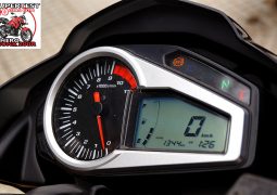 Hero Hunk 200R comandos apertura