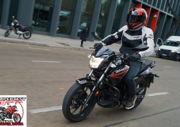 Hero Hunk 200R en ciudad apertura