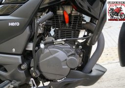 Hero Hunk 200R motor apertura