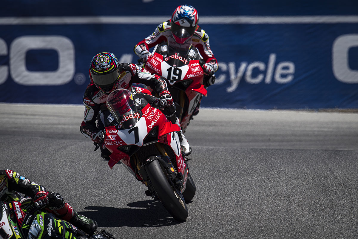 ¿Querés girar con tu moto en la pista de WorldSBK?
