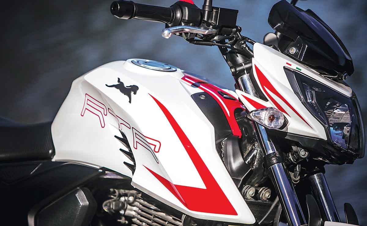 TVS RTR 200 Fi lateral