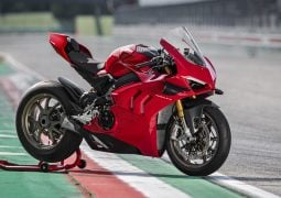5db027f80ee6943916349633 ducati panigale v4 2020 la sbk estandar mas r que nunca