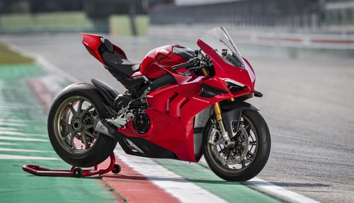5db027f80ee6943916349633 ducati panigale v4 2020 la sbk estandar mas r que nunca