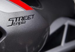 Triumph Street Triple RS 765 2020 detalles 8 1100x470