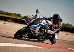 BMW M 1000 RR