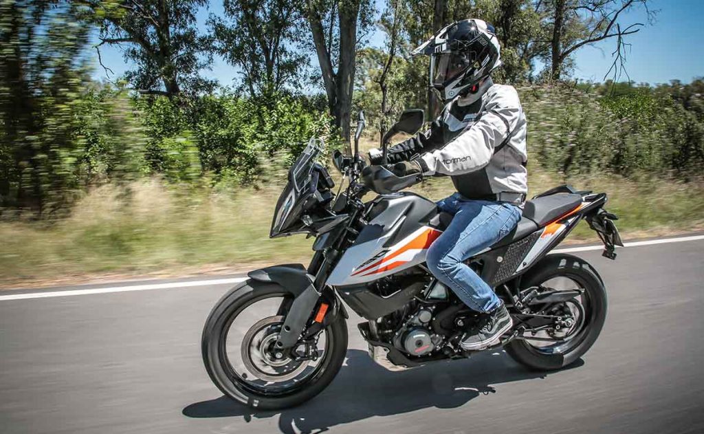 versys 300 vs ktm 390 adventure