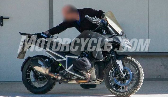 BMW R 1300 GS vista lateral derecha
