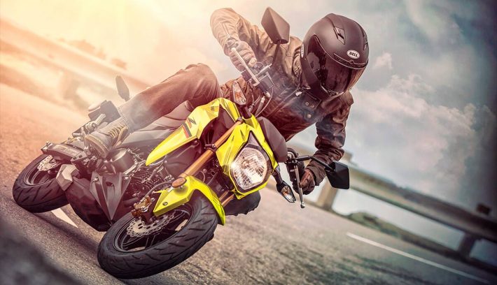 Kawasaki Z125 Pro amarilla frente accion