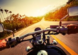 Mejores motos de baja cilindrada para viajar vista piloto