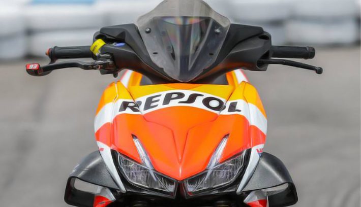 Réplica Honda RC213V de Marc Márquez frente