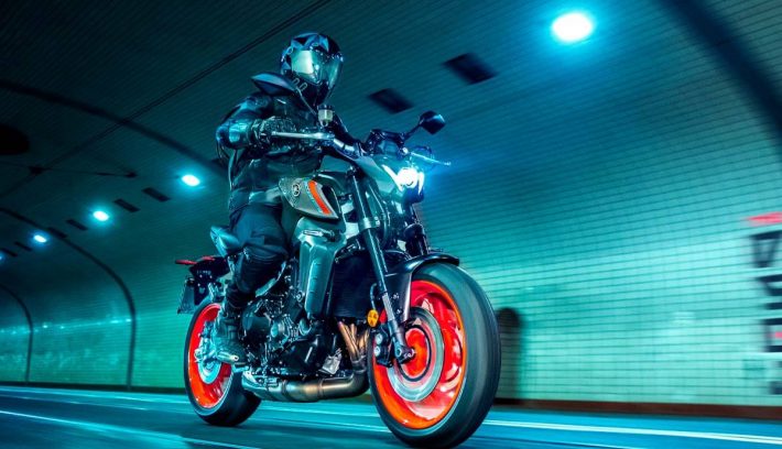 Yamaha MT-09 en Argentina accion tunel
