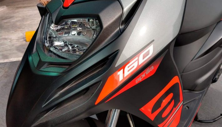 Aprilia RS160 detalle faro principal