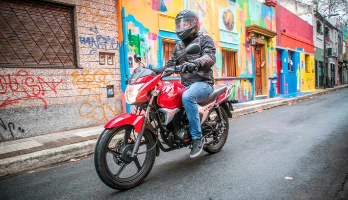 Honda GLH 150 Gaucha roja accion pasaje