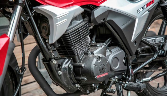 Honda gaucha GLH 150 roja detalle motor inyección