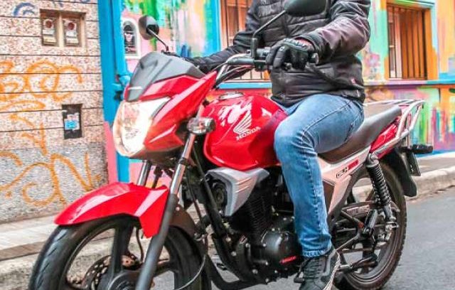 cropped-Honda-gaucha-GLH-150-roja-accion-pasaje.jpg