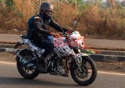 Bajaj Pulsar 250 foto espía