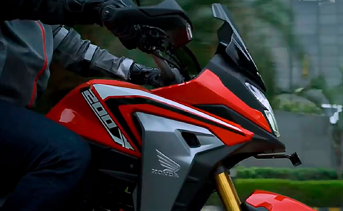 Honda CB200X portada