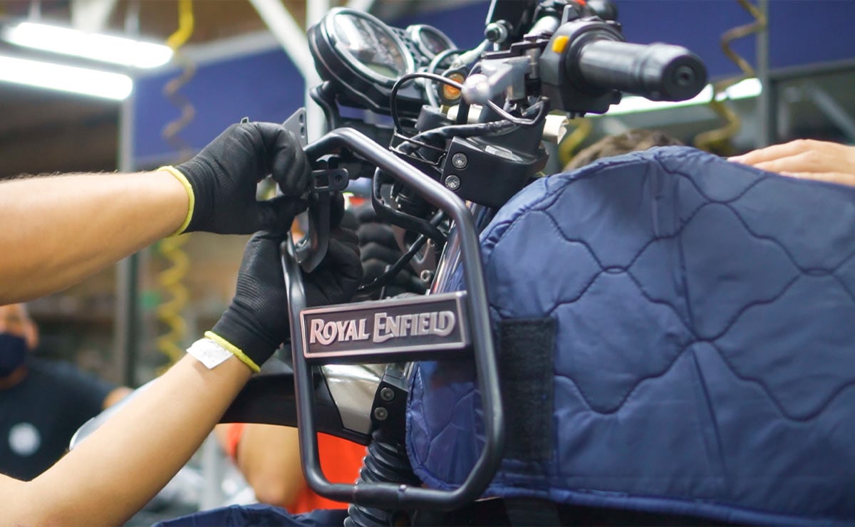 Royal Enfield llegó a Colombia fábrica moto