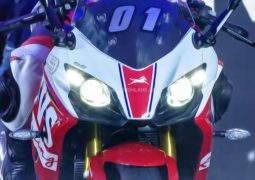 deportiva TVS Apache RR310 2022 faros principales