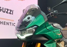 Moto Guzzi V100 Mandello 2022 detalle faro principal