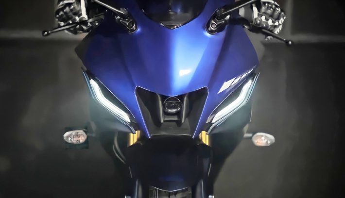 Nueva Yamaha 2022 R15M y R15 V4 detalle faro principal