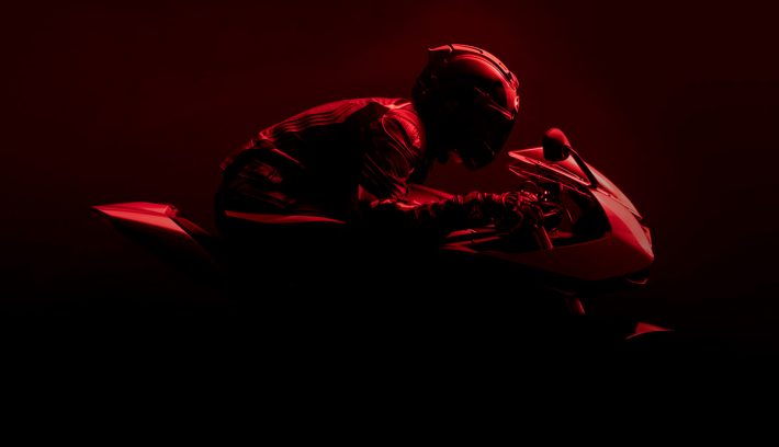 Triumph Speed Triple 1200 RR teaser lateral derecho