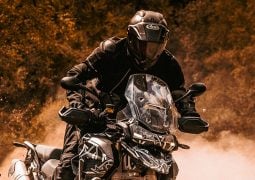 Triumph Tiger 1200 2022 detalle faro piloto