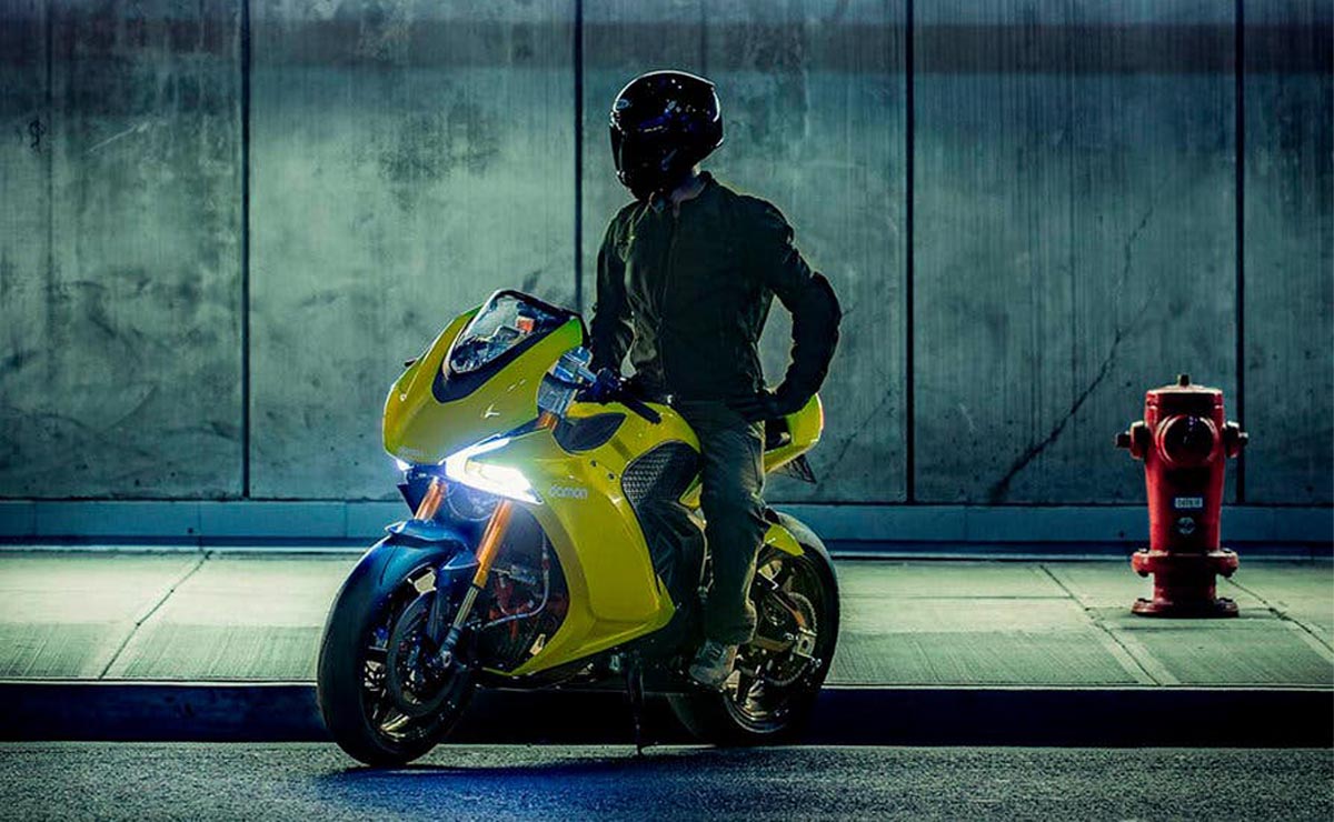 Damon Hypersport moto deportiva eléctrica piloto