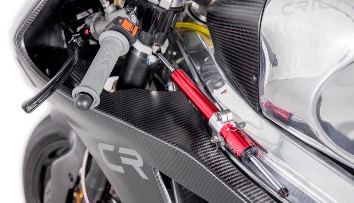 Crighton CR700W moto deportiva apertura