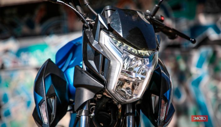 Moto Kiden KD150-Z azul detalle faro delantero