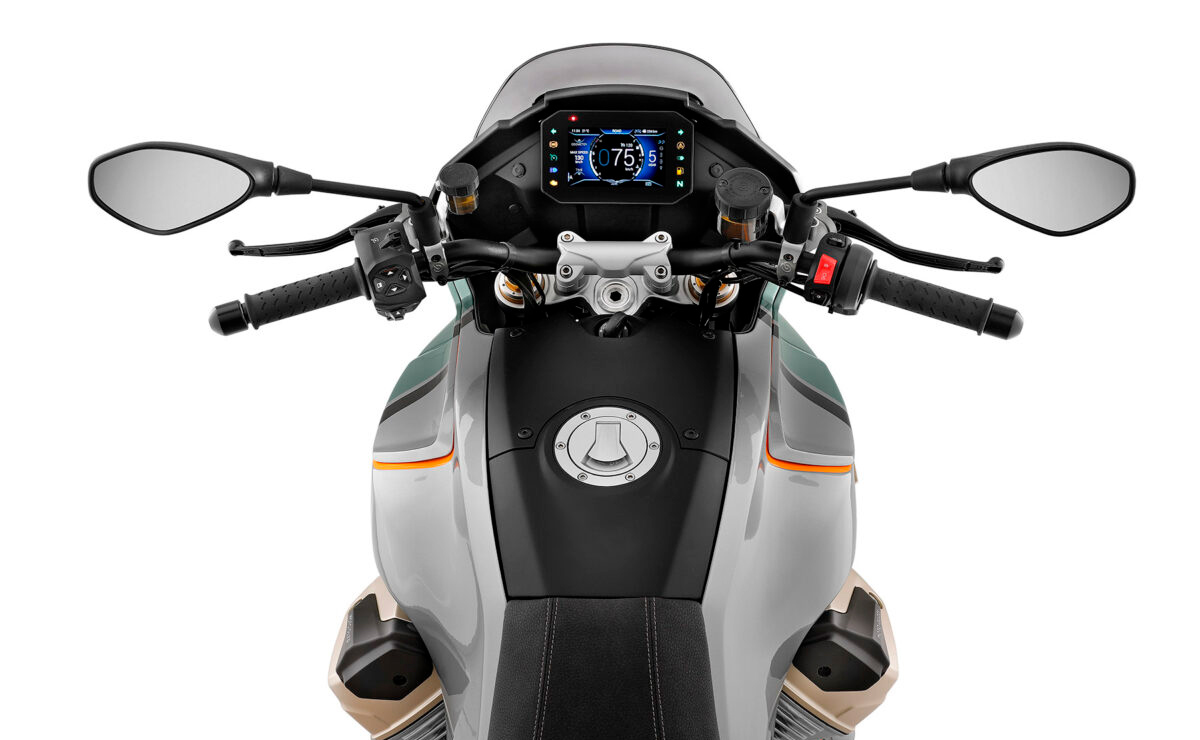 Moto Guzzi V100 Mandello 2022