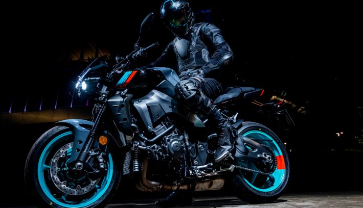 Yamaha MT-10 2022 presentación oficial acción
