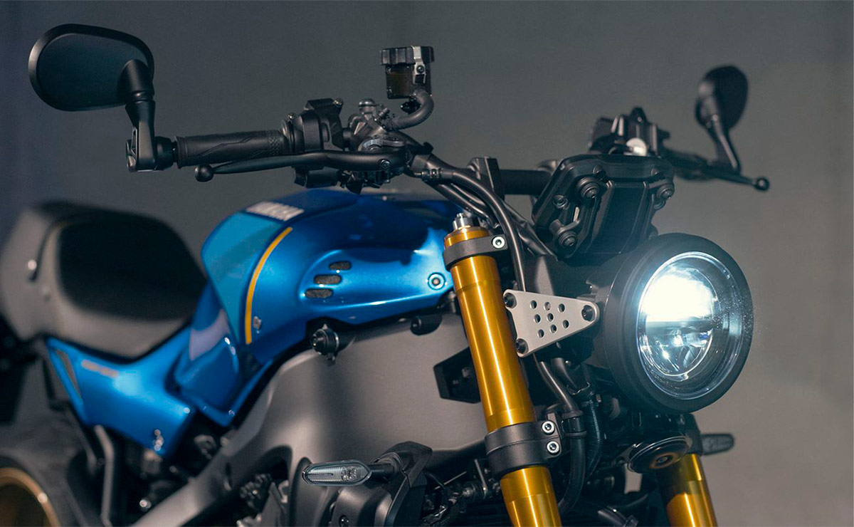 Yamaha XSR900 2022 azul
