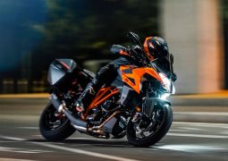 KTM 1290 Super Duke GT 2022