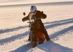Royal Enfield Himalayan expedición Polo Sur