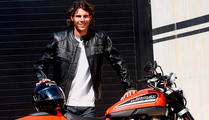 Rafa Nadal en moto