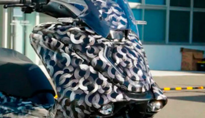 Yamaha E01 primer scooter eléctrico