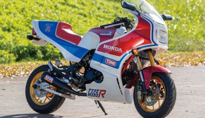 Honda Grom con kit de personalización