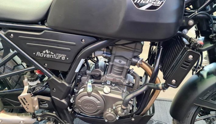 Masai Adventure 125 copia Royal Enfield