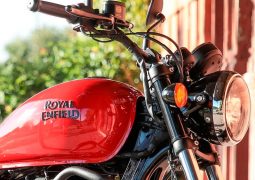 Royal Enfield Meteor 350 roja
