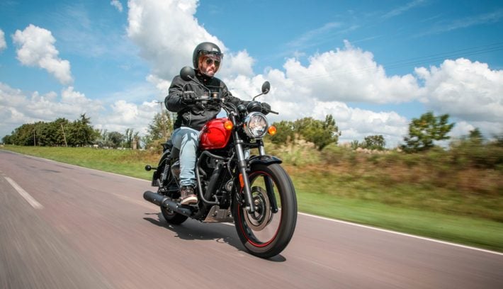 Royal Enfield Meteor 350 roja