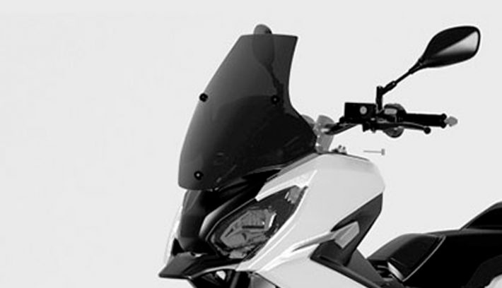 Scooter Peugeot anti Honda ADV350