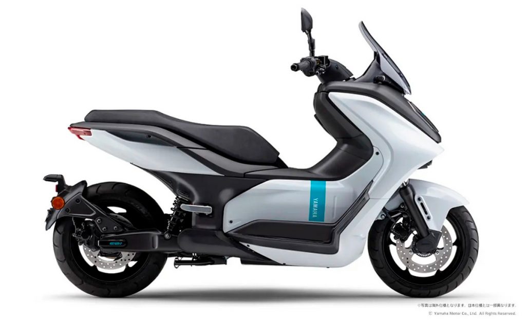 Yamaha inició la producción de su primer scooter eléctrico ¿con qué