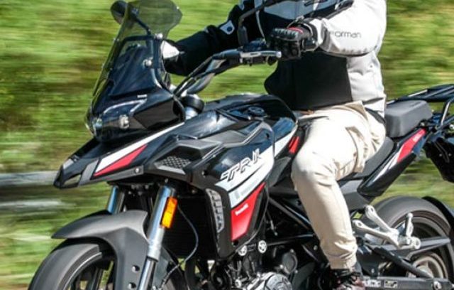cropped-Benelli-TRK-251-accion-lateral.jpg