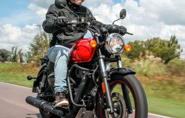 cropped-Royal-Enfield-Meteor-350-roja-accion.jpg